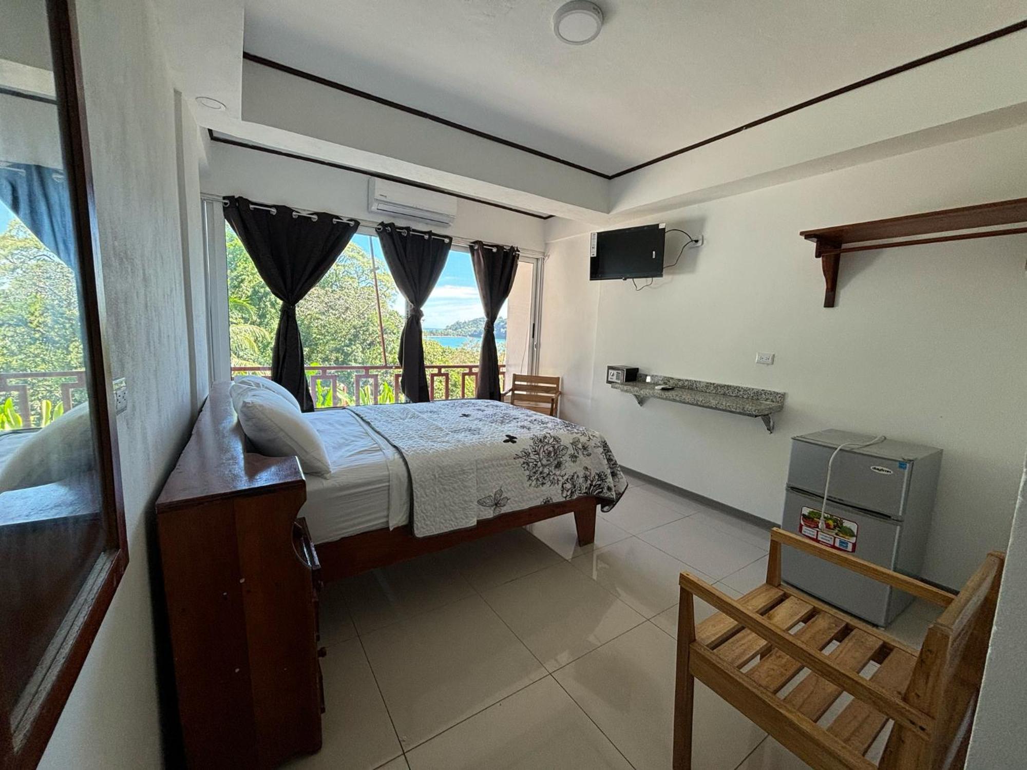 Hotel Coco Beach Manuel Antonio Esterno foto
