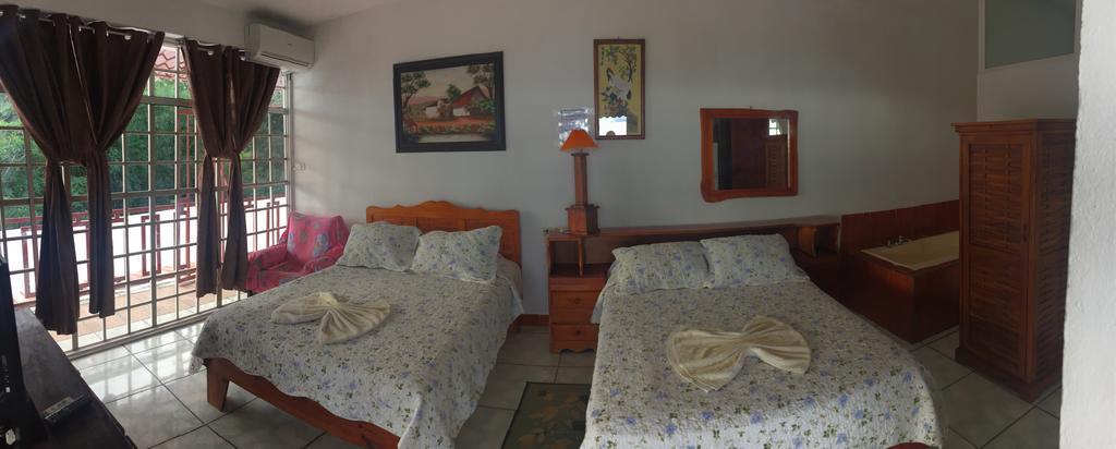 Hotel Coco Beach Manuel Antonio Esterno foto