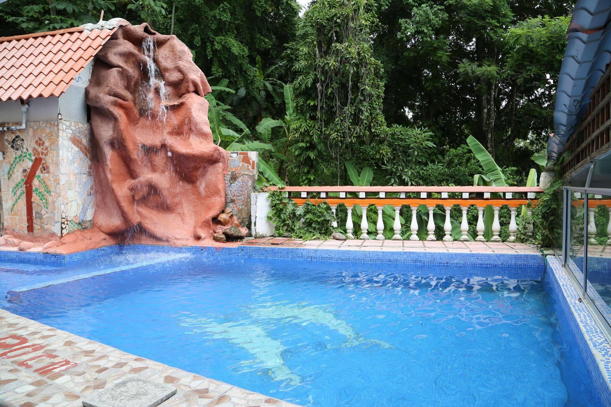 Hotel Coco Beach Manuel Antonio Esterno foto
